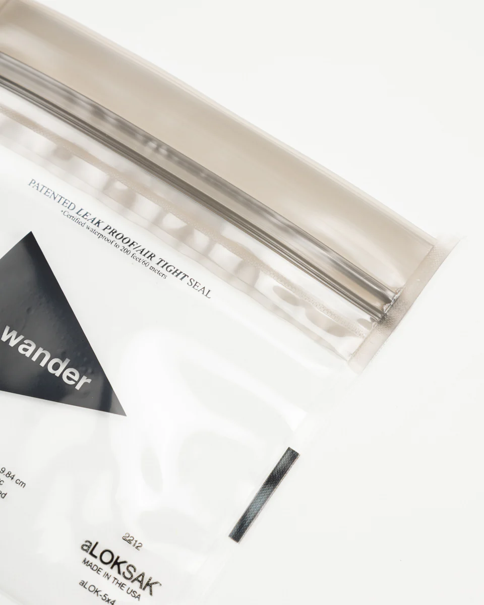 LOKSAK x and wander Waterproof Case 5 x 4 - Clear 4 LOKSAK x and wander Waterproof Case 5 x 4 - Clear