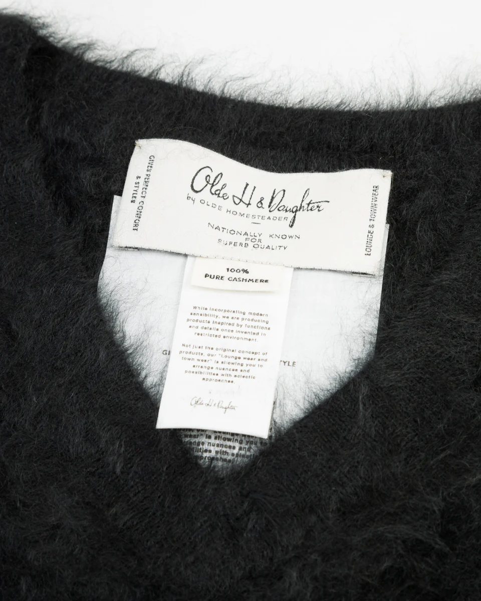 Fur Cashmere V Pullover - Black 10 10 Fur Cashmere V Pullover - Black 10