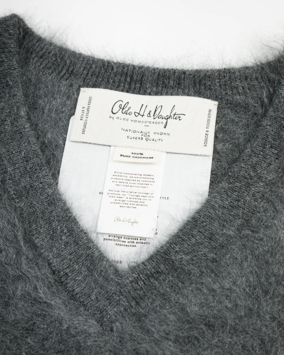Fur Cashmere V Pullover - Charcoal 9 Fur Cashmere V Pullover - Charcoal